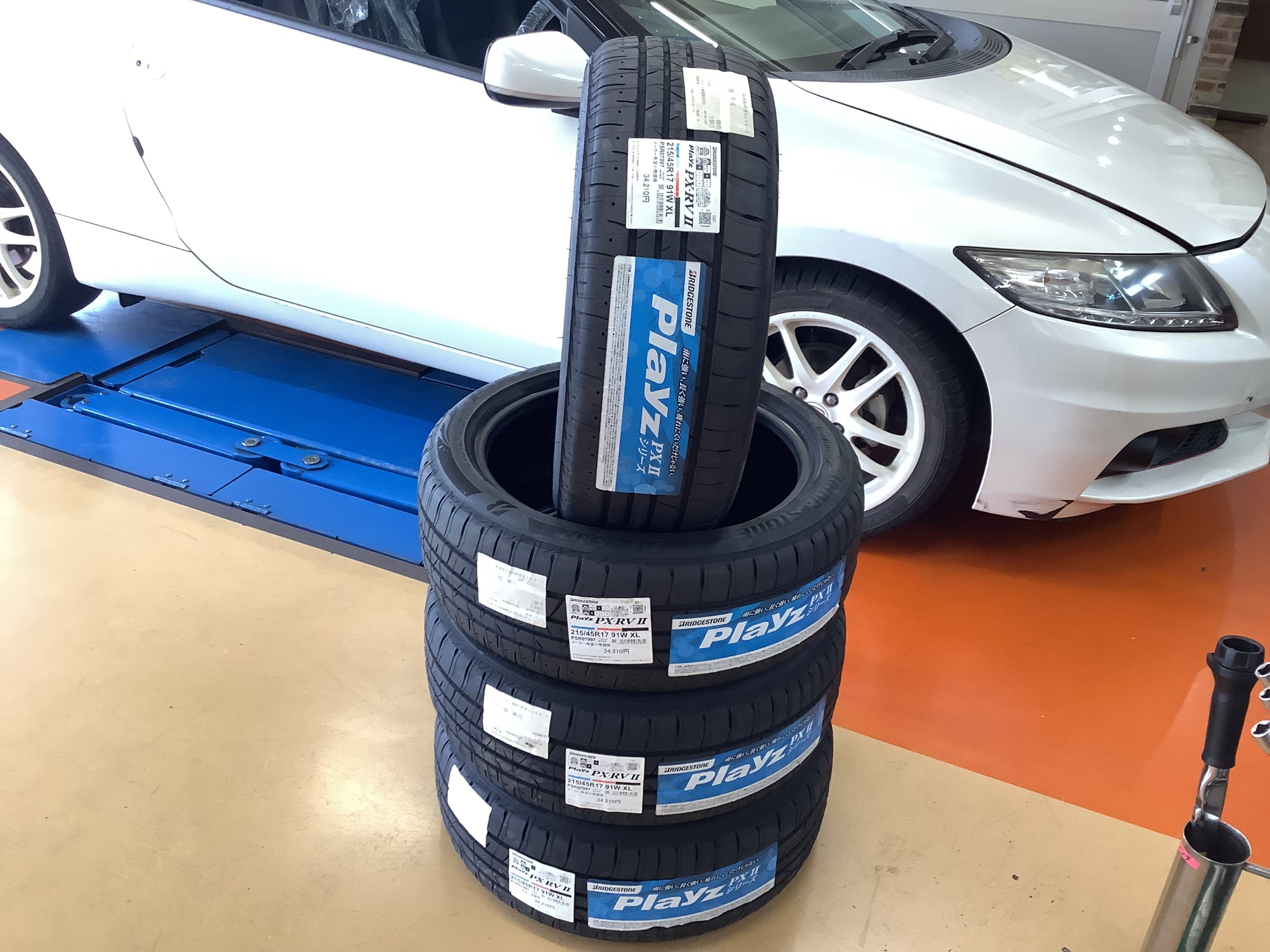 CR-Zタイヤ交換！ | ホンダ CR-Z | サービス事例 | タイヤ館 寒川