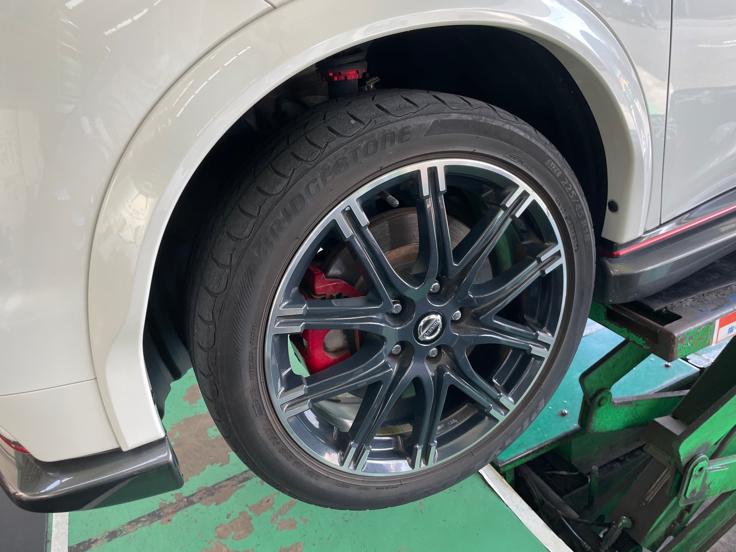 日産 ジューク タイヤ ホイール 交換させていただきました！ | 店舗お