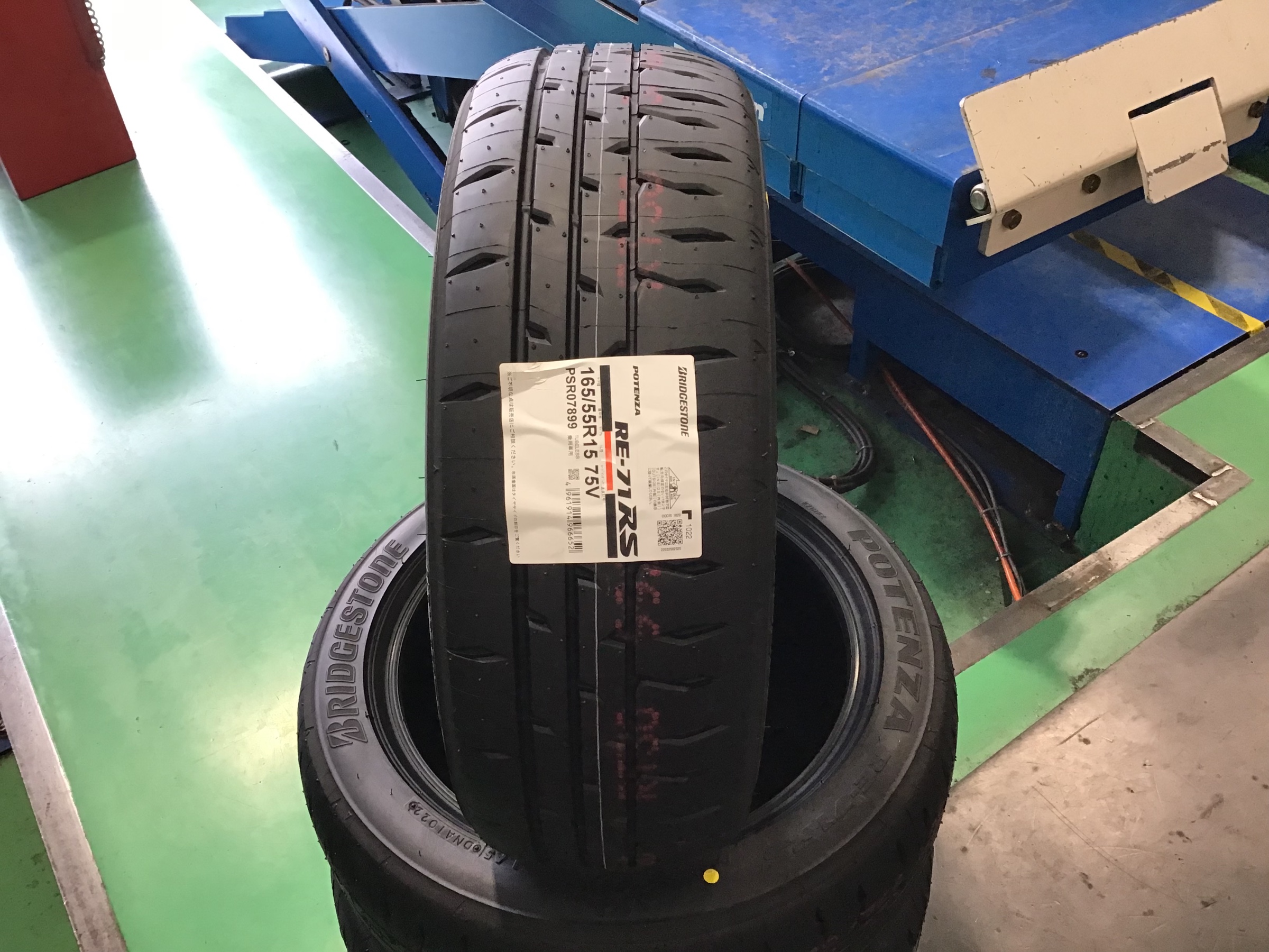 ホンダ「S660」JW5型 ノーマルタイヤ交換 165/55R15 | 店舗お