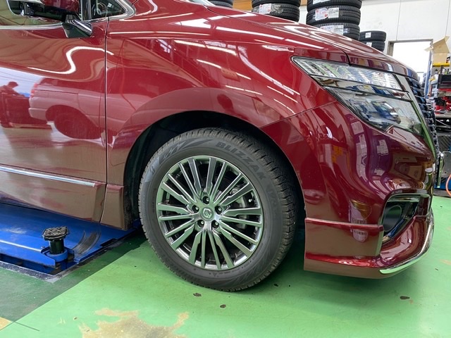 日産 E52 エルグランド】ホイール交換です | 店舗おススメ情報