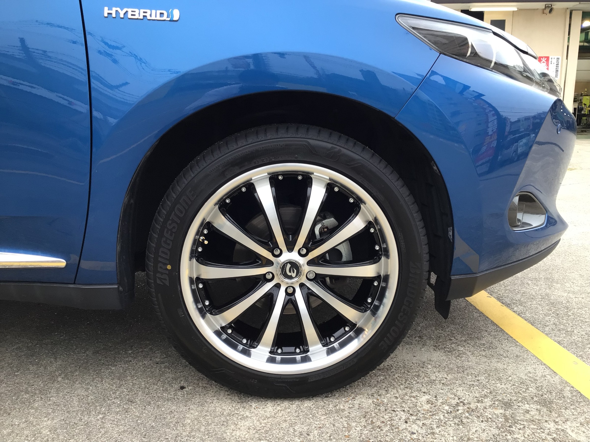 ロクサーニ BADX バイロン スティンガー 17インチ タイヤホイールセット