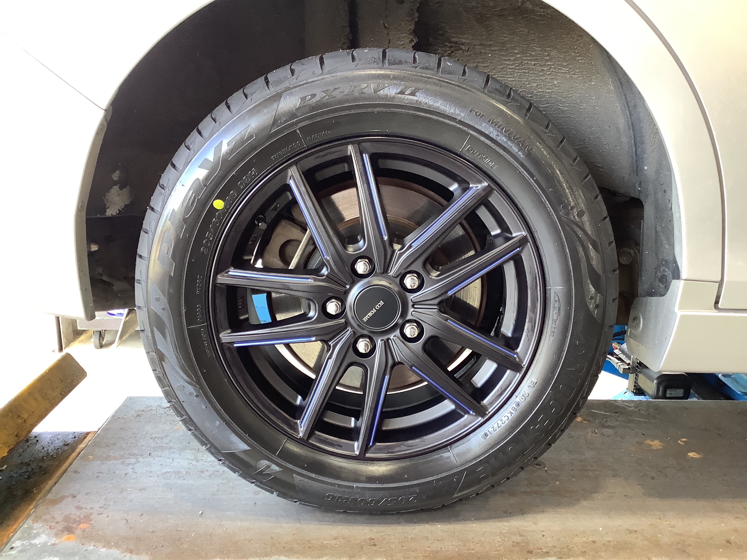 ステップワゴンホイールセット　引き取り限定 ステップワゴン スタッドレスタイヤ ホイールセット | 店舗お