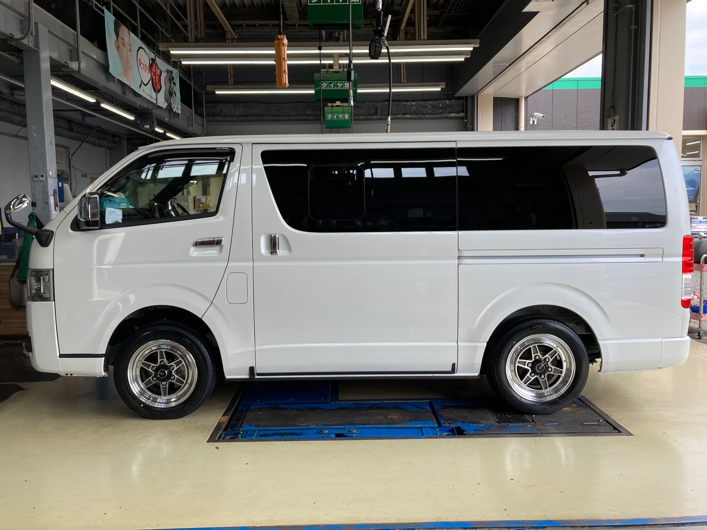 ハイエース用 SSR ディバイド MK-6 16インチホイール＆タイヤ