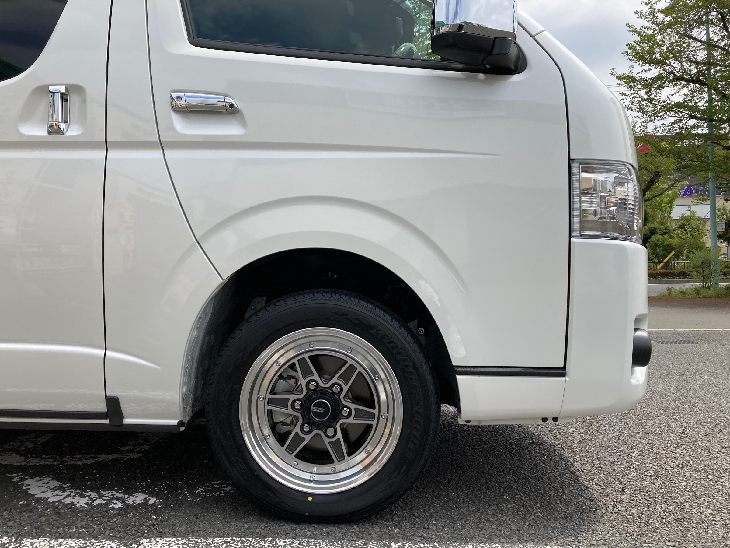 ハイエース SSR DEVIDE MK-6取付 | トヨタ ハイエース ホイール タイヤ