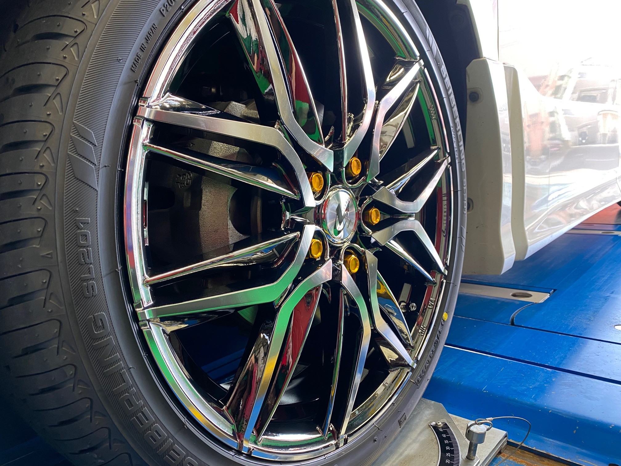 トヨタ ヴォクシー（ZRR80W） WEDS レオニスLM 18インチ取付 | トヨタ