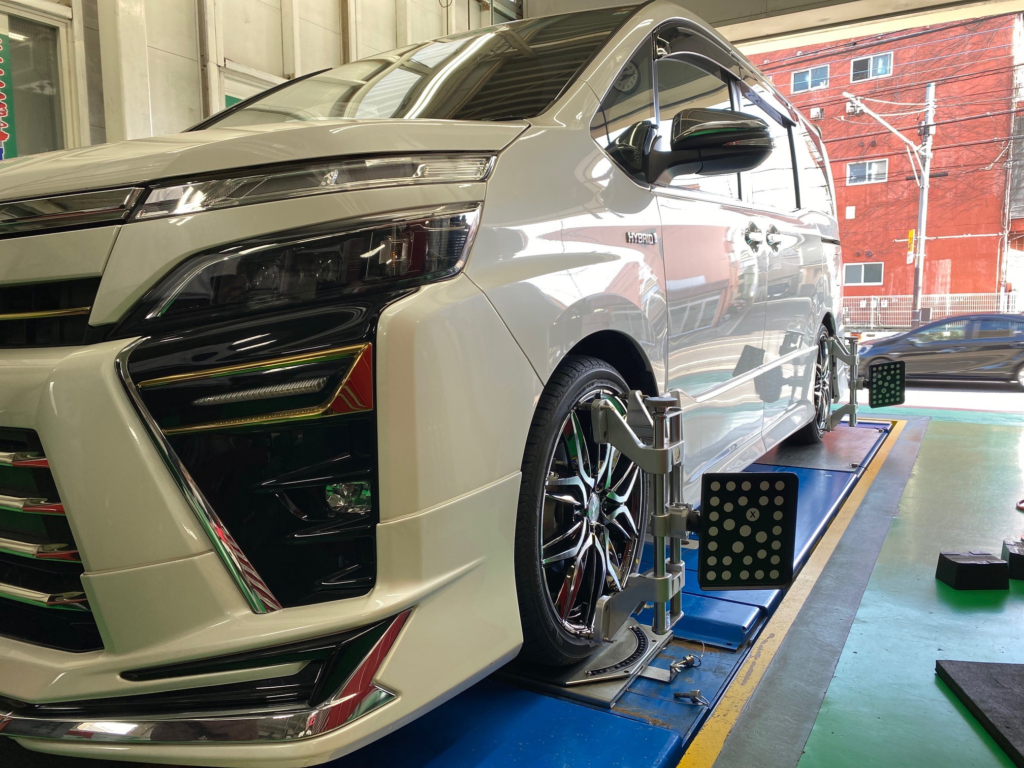トヨタ ヴォクシー（ZRR80W） WEDS レオニスLM 18インチ取付 | トヨタ
