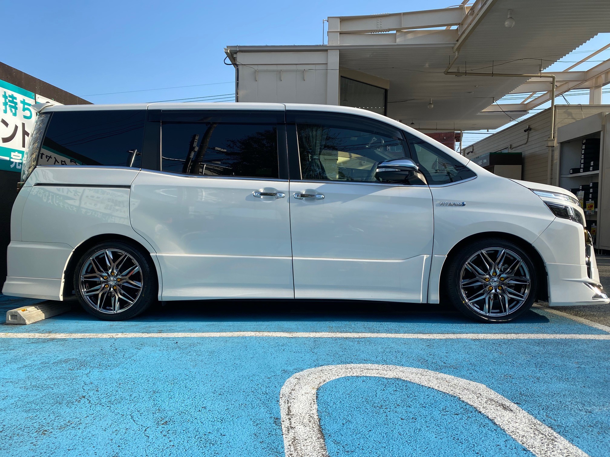 トヨタ ヴォクシー（ZRR80W） WEDS レオニスLM 18インチ取付 | トヨタ