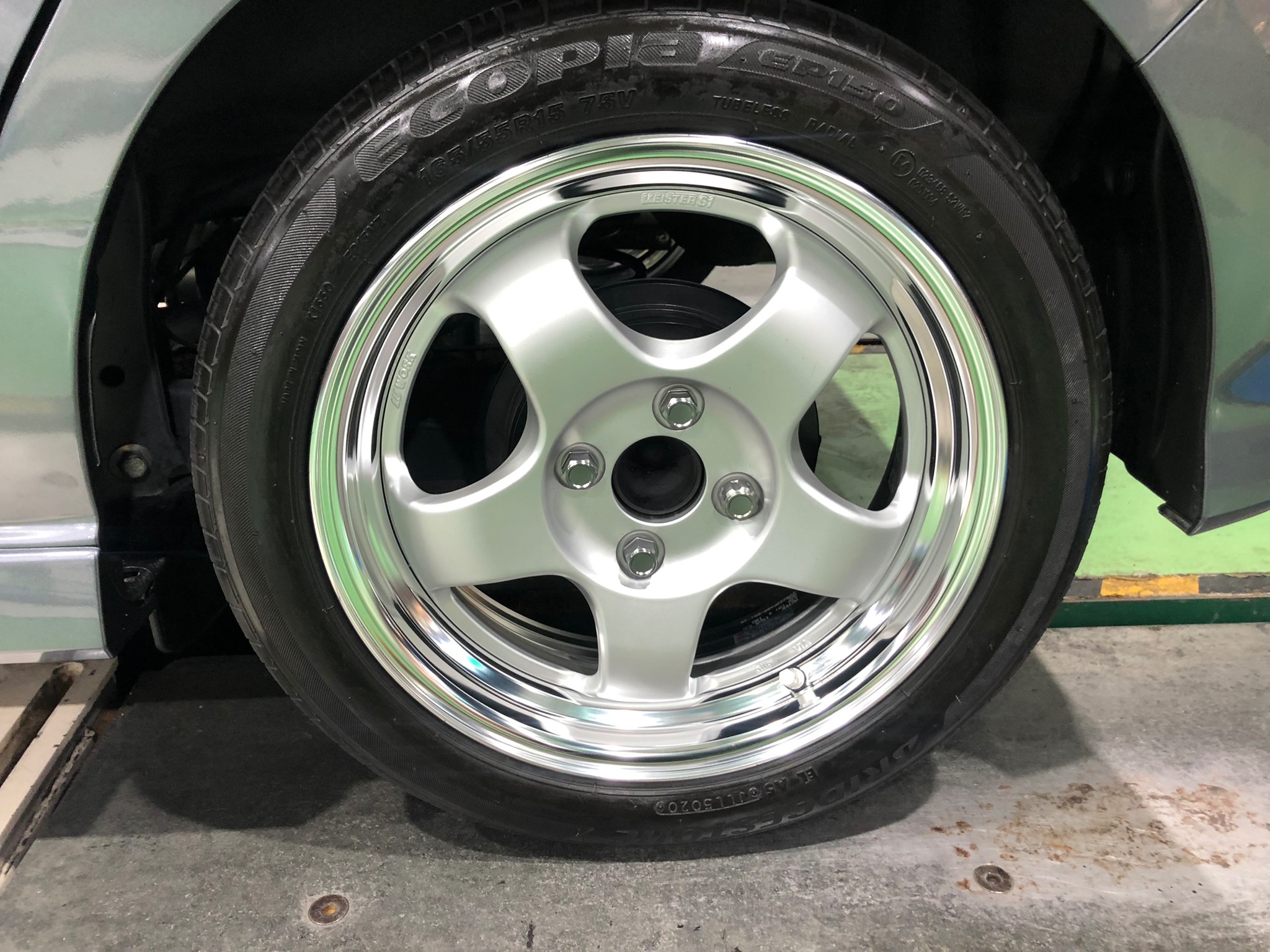 N-BOXカスタムにWORK MEISTER S1 マッドシルバーカラー取り付け