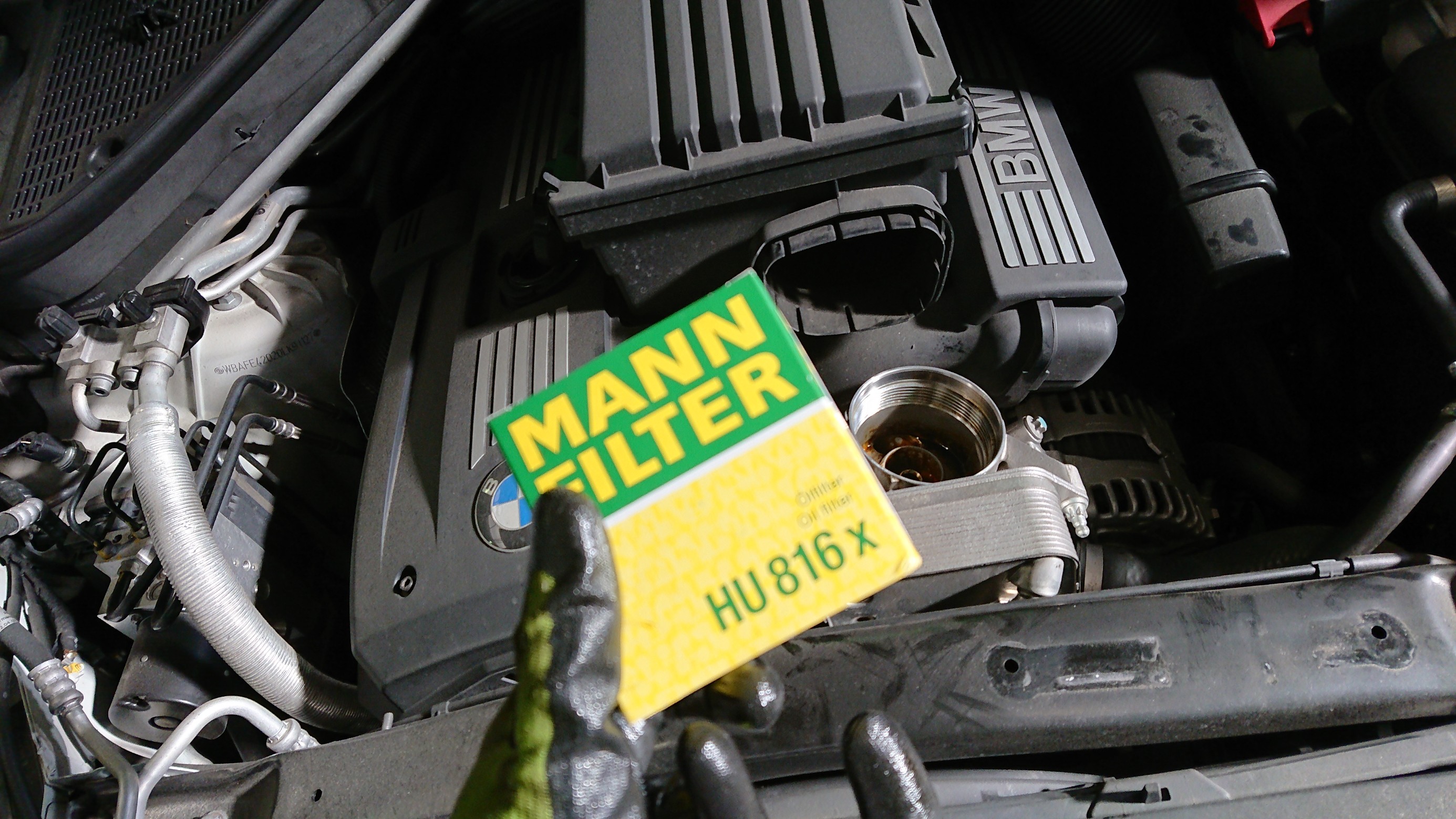 BMW X5 E70 エンジンオイル交換しました♪♪ (^ー°)v BMW X5 メンテナンス商品 オイル関連 > エンジンオイル交換