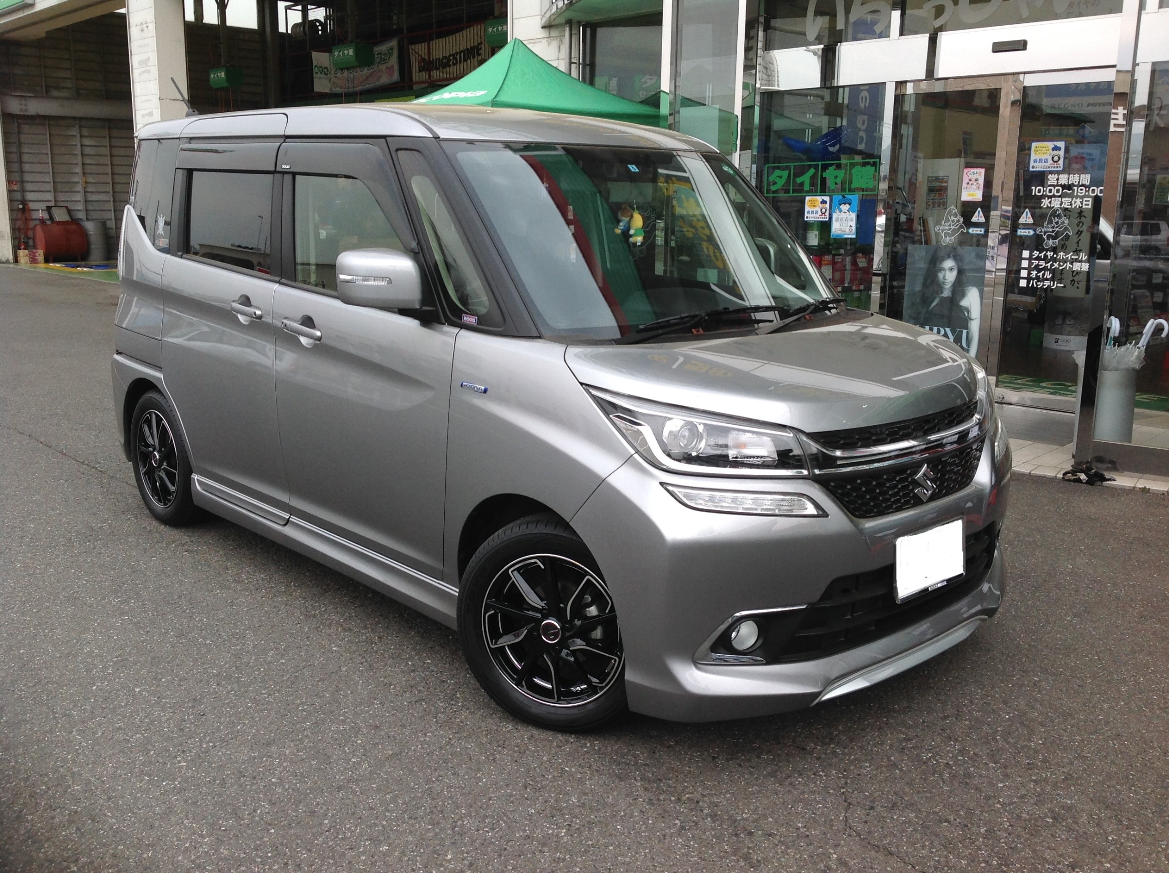 車 シルバー ホイール 黒 Kuruma