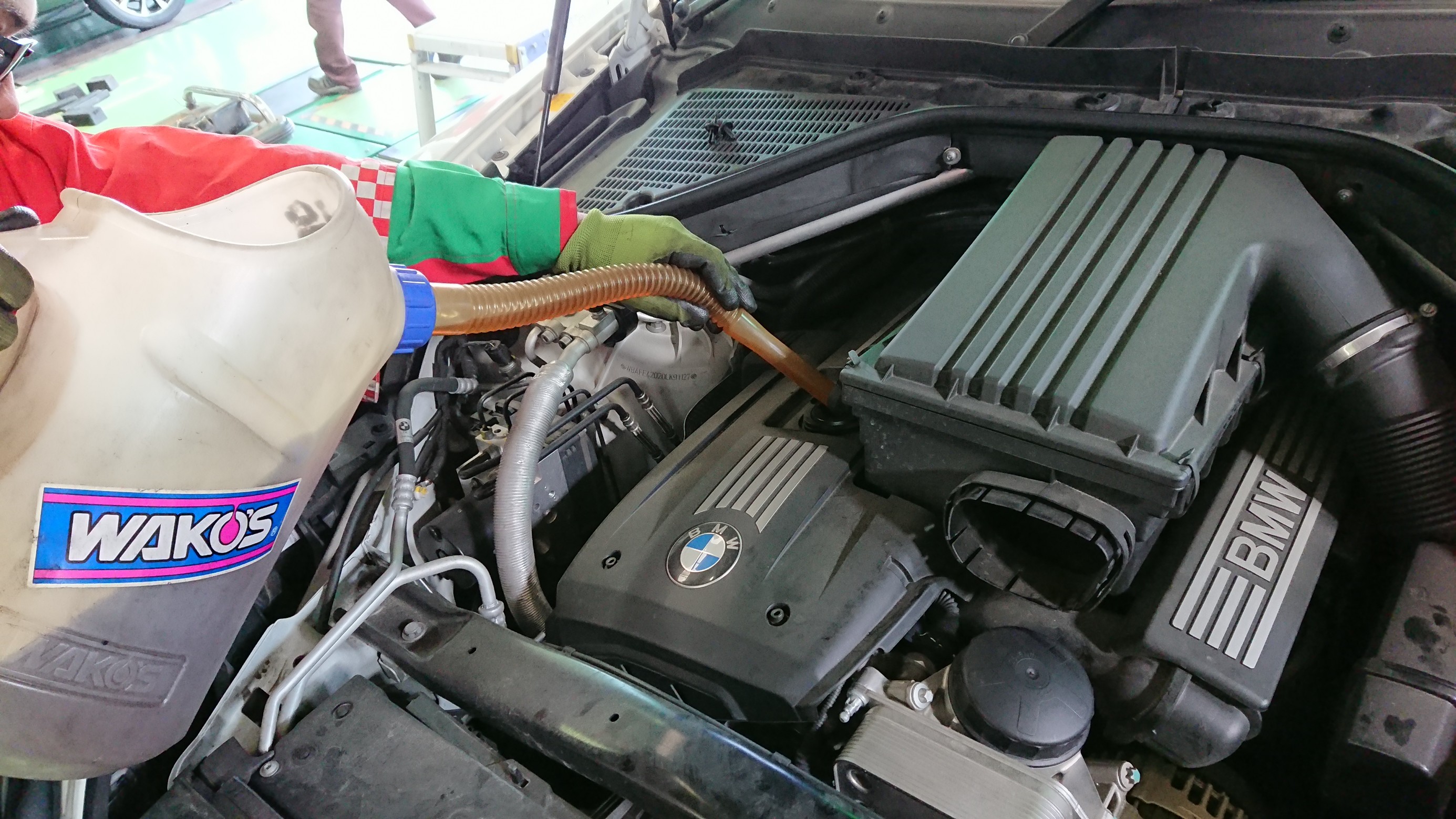 BMW X5 E70 エンジンオイル交換しました♪♪ (^ー°)v BMW X5 メンテナンス商品 オイル関連 > エンジンオイル交換