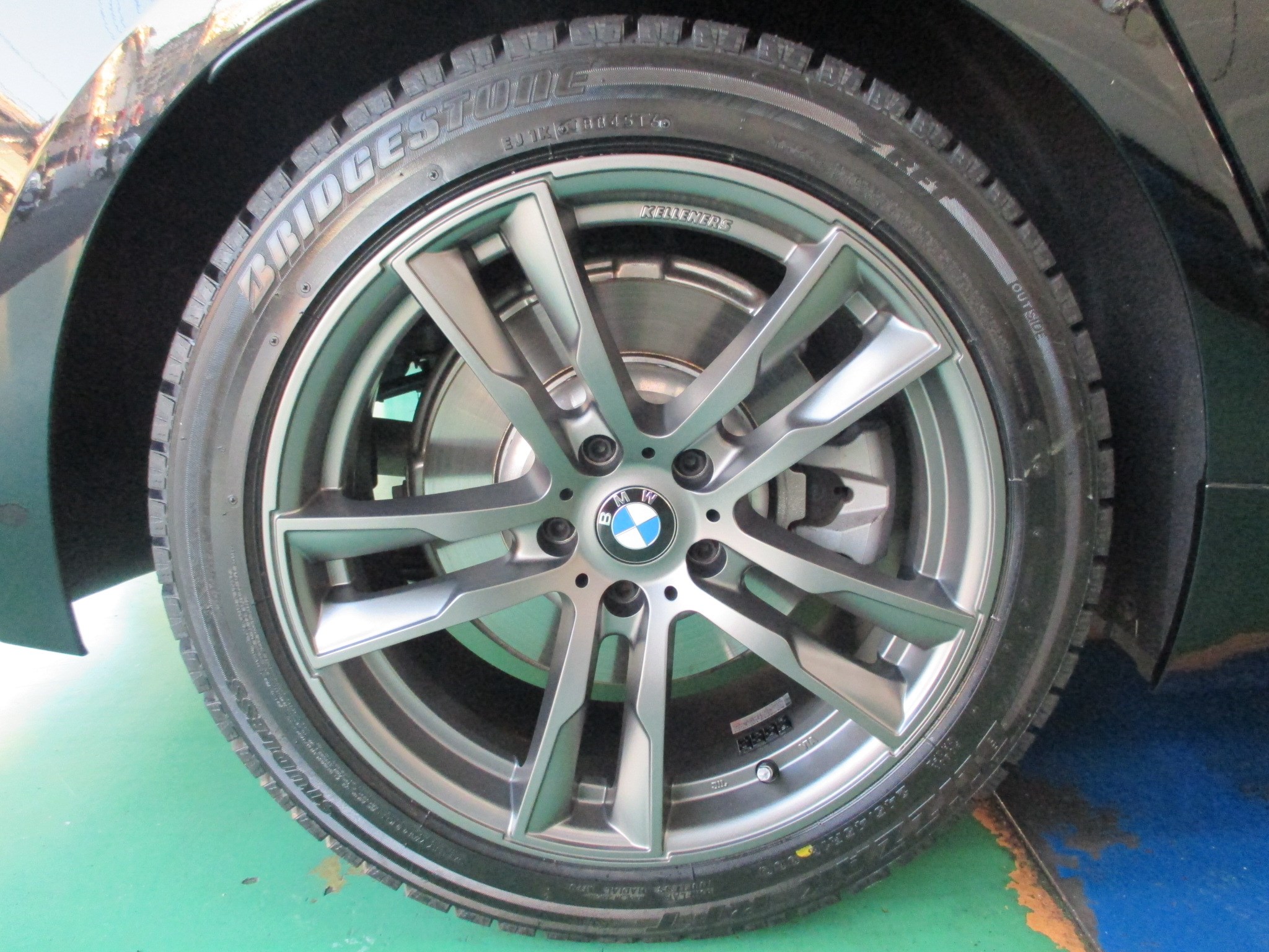 新型5シリーズにスタッドレスホイールセットお取付けしました！ | 店舗  