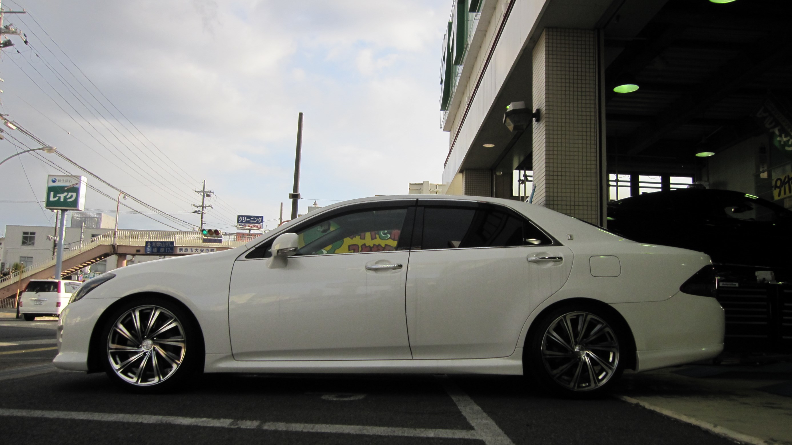 200系 クラウンアスリート 車高調取付 | 店舗おススメ情報