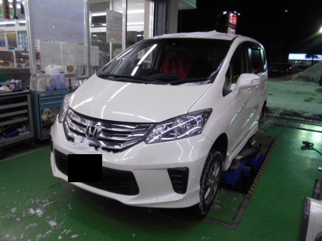 フリード タイヤ交換 アライメント調整 Tpms取り付け ホンダ フリード タイヤ タイヤ ホイール関連 4輪トータルアライメント調整 スタッフ日記 タイヤ館 ビィ ワークス登別 タイヤからはじまる トータルカーメンテナンス タイヤ館グループ
