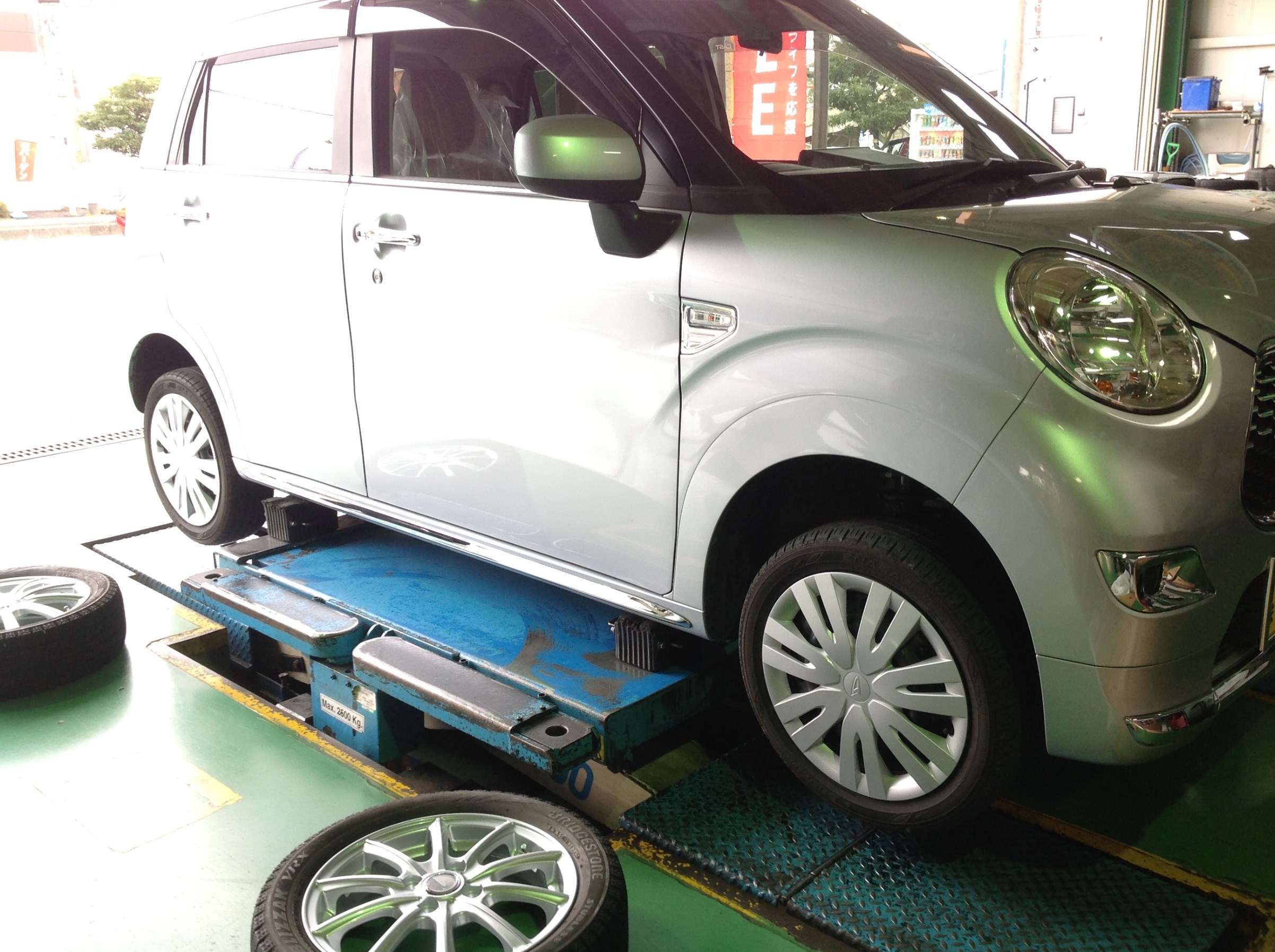 ダイハツ　キャスト