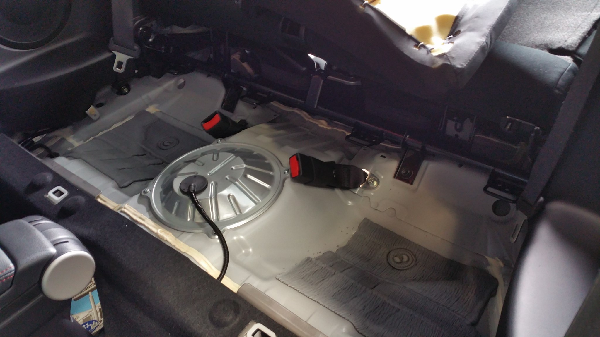 Cr Z サベルト ４点シートベルト 取付っ ホンダ Cr Z 取り付け 施工事例集 タイヤ館 福岡西 タイヤからはじまる トータルカーメンテナンス タイヤ館グループ