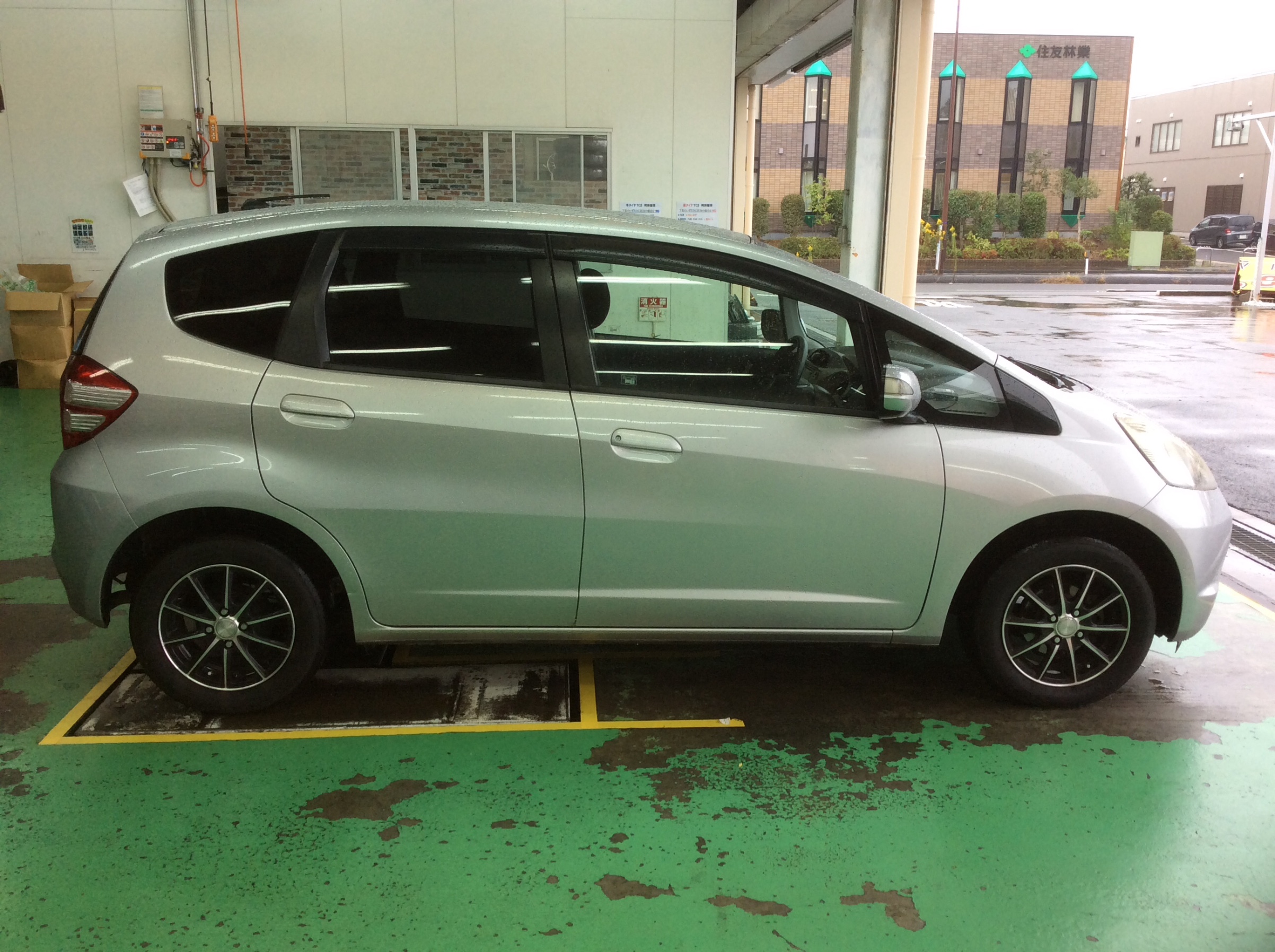 ホンダ フィット ドライブレコーダー取り付け お客様取り付けブログ タイヤ館 水戸けやき台 茨城県のタイヤ カー用品ショップ タイヤからはじまる トータルカーメンテナンス タイヤ館グループ