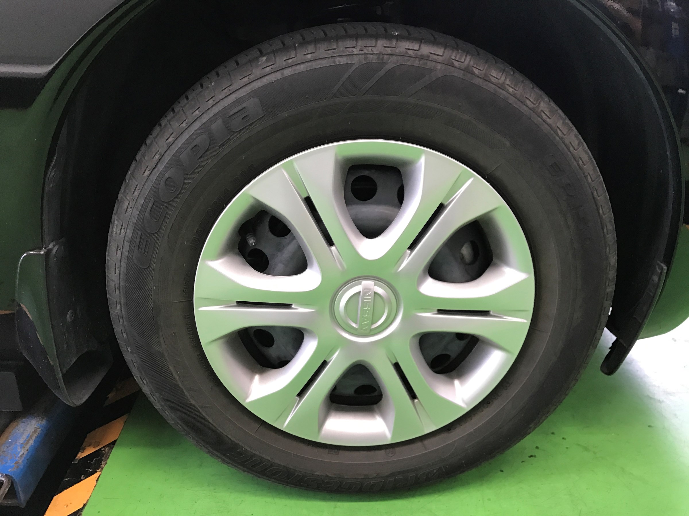 E12ノート インチアップ 日産 ノート タイヤ タイヤ ホイール関連 タイヤ ホイール交換 サービス事例 タイヤ館 北山 京都府 滋賀県のタイヤからはじまる トータルカーメンテナンス タイヤ館グループ