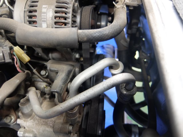 S321V】ハイゼット ベルト交換 | ダイハツ ハイゼット メンテナンス商品 | サービス事例 | タイヤ館 うしく上柏田 |  茨城県のタイヤ、カー用品ショップ タイヤからはじまる、トータルカーメンテナンス タイヤ館グループ