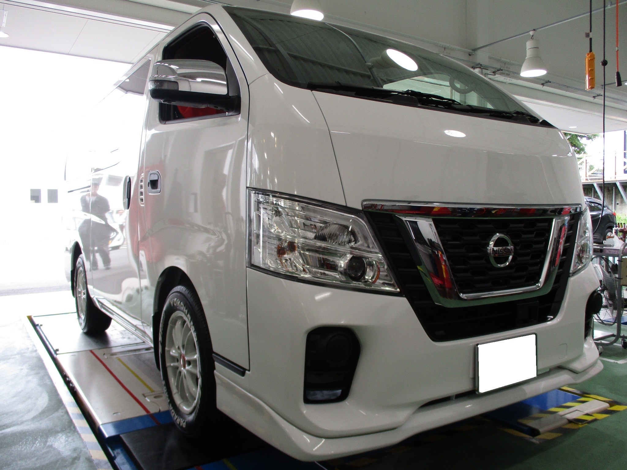日産 Nv350 キャラバン タイヤ ホイール交換 防錆コーティングのご紹介です 日産 Nv350キャラバン タイヤ タイヤ ホイール関連 タイヤ ホイール交換 サービス事例 タイヤ館 豊橋向山 タイヤからはじまる トータルカーメンテナンス タイヤ館グループ