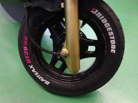 UZ125 アドレスV125Gの タイヤ交換 | 店舗おススメ情報 | タイヤ館