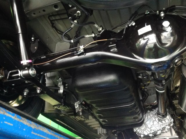 Newハイエース 下回り防錆コーティング施工 トヨタ ハイエースワゴン その他 愛車の下回り 防錆コート 現在予約受付中 サービス事例 タイヤ館 勝田台 千葉県のタイヤ カー用品ショップ タイヤからはじまる トータルカーメンテナンス タイヤ館グループ