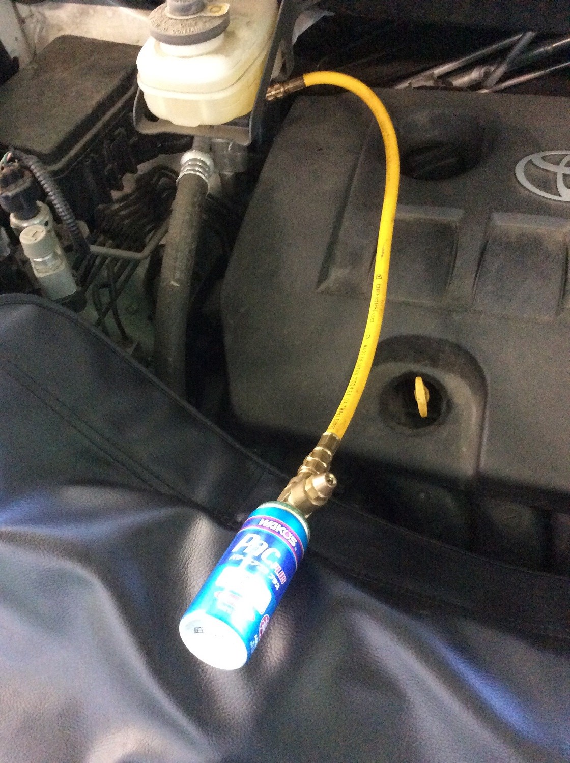 車内の風を冷たくします。