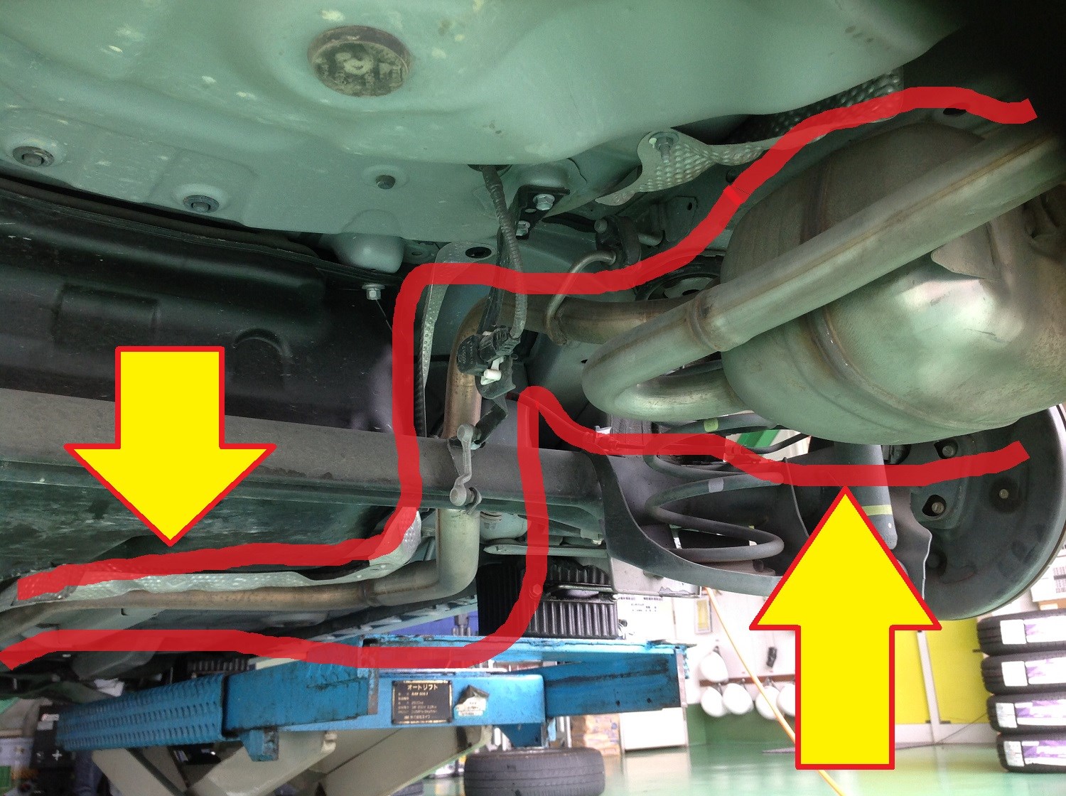 赤線はマフラー部です。