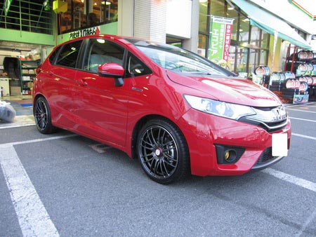 ホンダ！フィットに！17インチホイール！