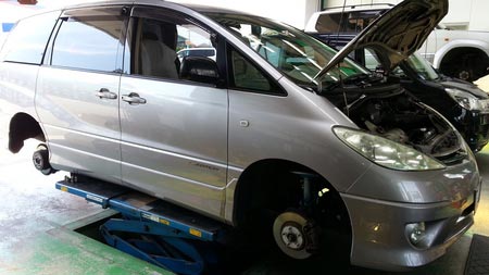 エスティマのショックアブソーバー交換のお話です サービス事例 タイヤ館 加古川中央 兵庫県のタイヤ カー用品ショップ タイヤからはじまる トータルカーメンテナンス タイヤ館グループ