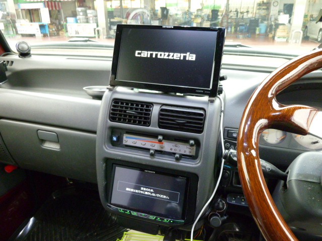 あきらめないで 昔の車にも 追加モニター スバル サンバー Av ナビ機器 パーツ取付 各種用品取付 スタッフ日記 タイヤ館 福島 福島県のタイヤ カー用品ショップ タイヤからはじまる トータルカーメンテナンス タイヤ館グループ
