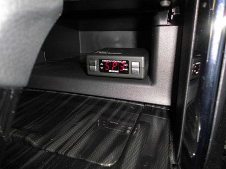 マークX スロットルコントローラー取付け | サービス事例 | タイヤ館 