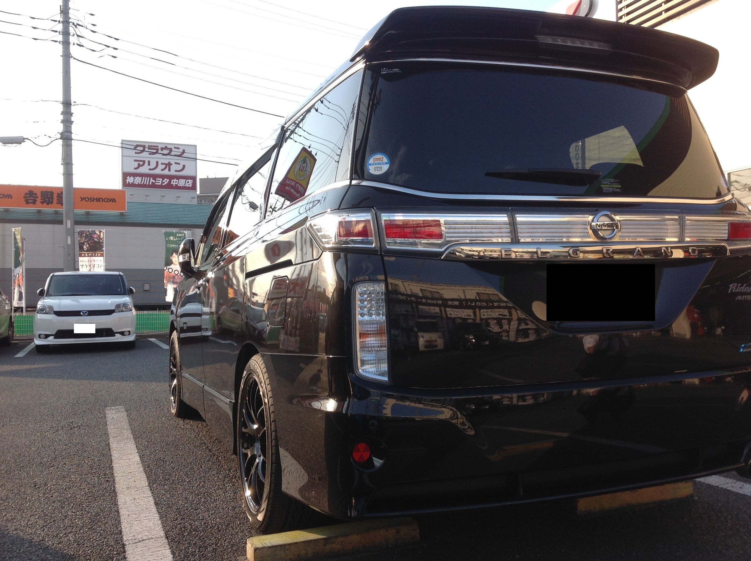 E52 エルグランド タイヤホイールセット 取り付け☆ | 日産