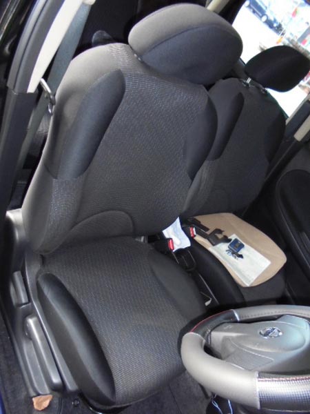 日産 ノート』にレカロシート取り付けです！！ | サービス事例 | タイヤ館 柏崎 | 新潟県のタイヤ、カー用品ショップ  タイヤからはじまる、トータルカーメンテナンス タイヤ館グループ