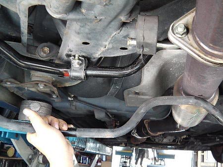 S15シルビア 純正流用リアスタビ交換 | 店舗おススメ情報 | タイヤ館 