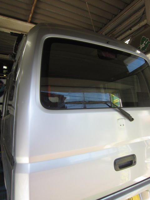 ホンダ アクティ Hh5 リアゲート交換 ホンダ バモス その他 その他 板金塗装 サービス事例 タイヤ館 瀬谷 神奈川県のタイヤ カー用品ショップ タイヤからはじまる トータルカーメンテナンス タイヤ館グループ