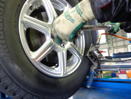 ホンダ フリード スタッドレスタイヤ アルミホイール取付 サービス事例 タイヤ館 島田 愛知県 三重県のタイヤ カー用品ショップ タイヤからはじまる トータルカーメンテナンス タイヤ館グループ