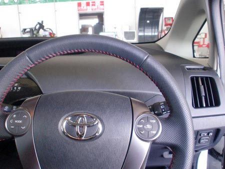 ｇ ｓプリウスにメーター取付 サービス事例 タイヤ館 コマツ 石川県 福井県のタイヤ カー用品ショップ タイヤからはじまる トータルカーメンテナンス タイヤ館グループ