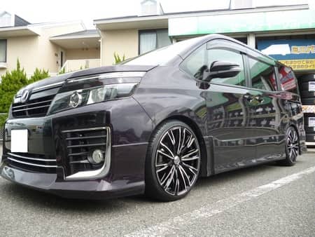 RAYS ベルサス ストラテジーア ルチアーナ | トヨタ ヴォクシー