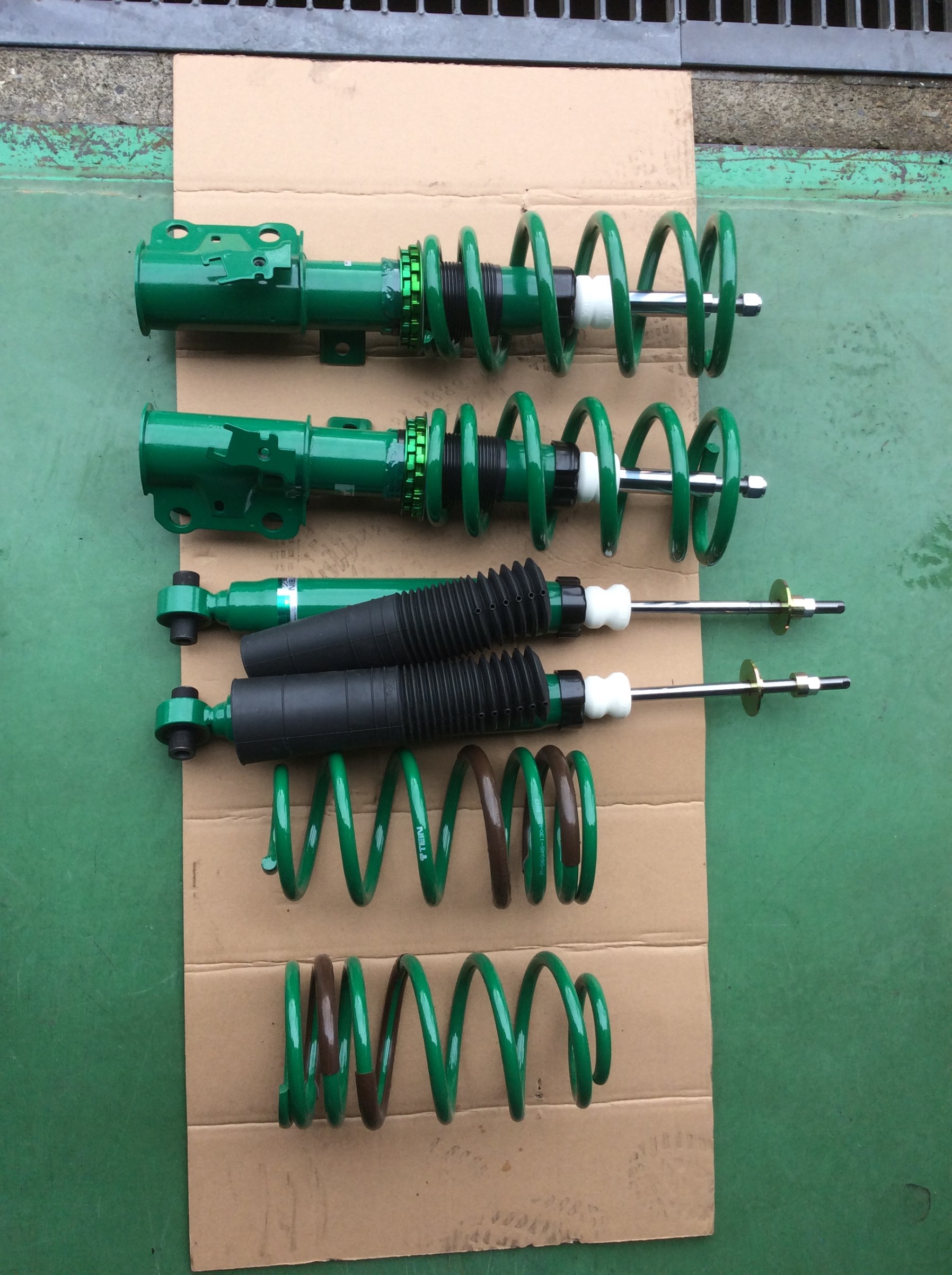 ﾌﾟﾘｳｽ&alpha;用　TEIN　ｽﾄﾘｰﾄ　ｱﾄﾞﾊﾞﾝｽ一式