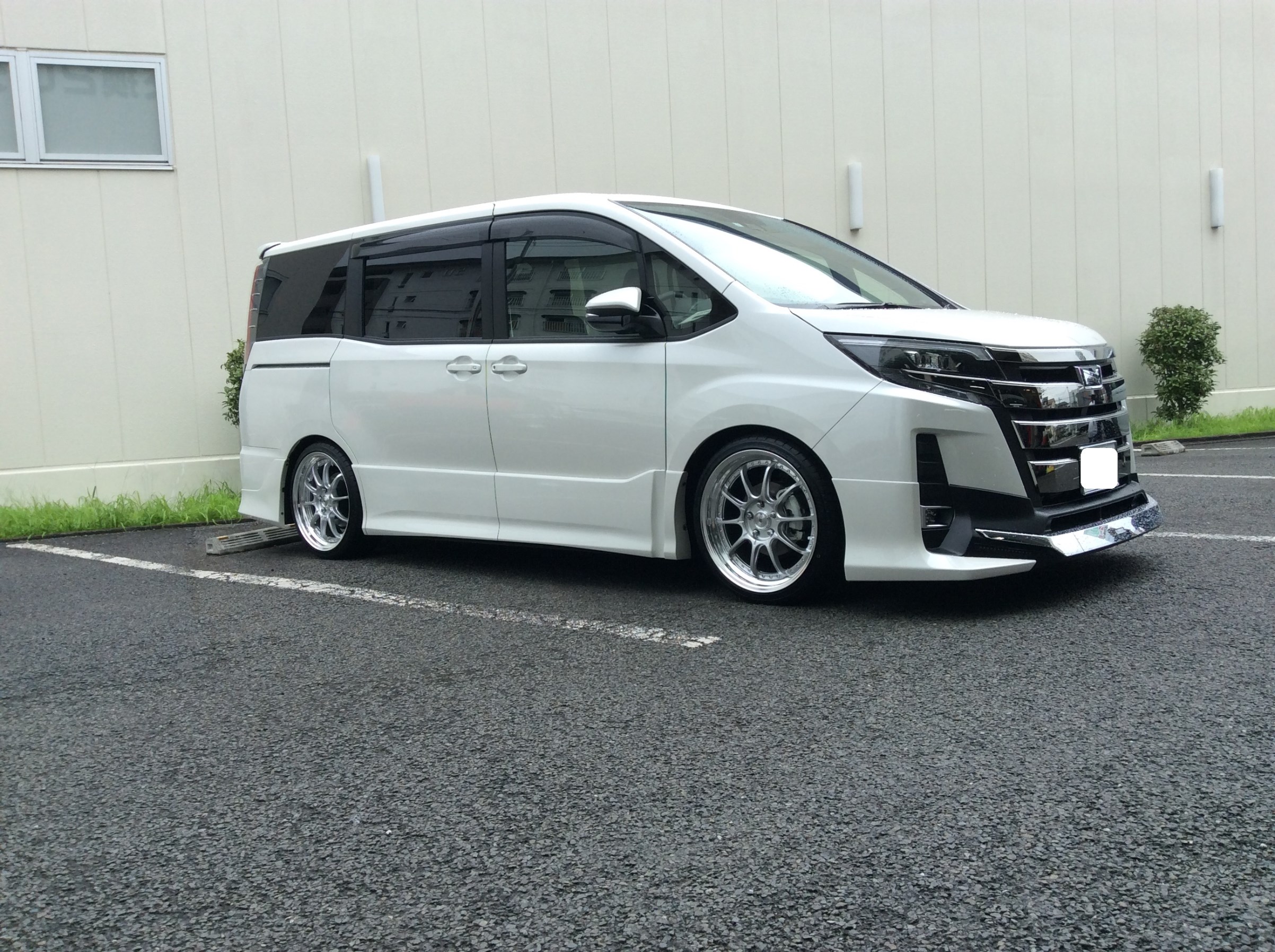 手首 刈る れんが ノア ホイール Kibimaruton Jp