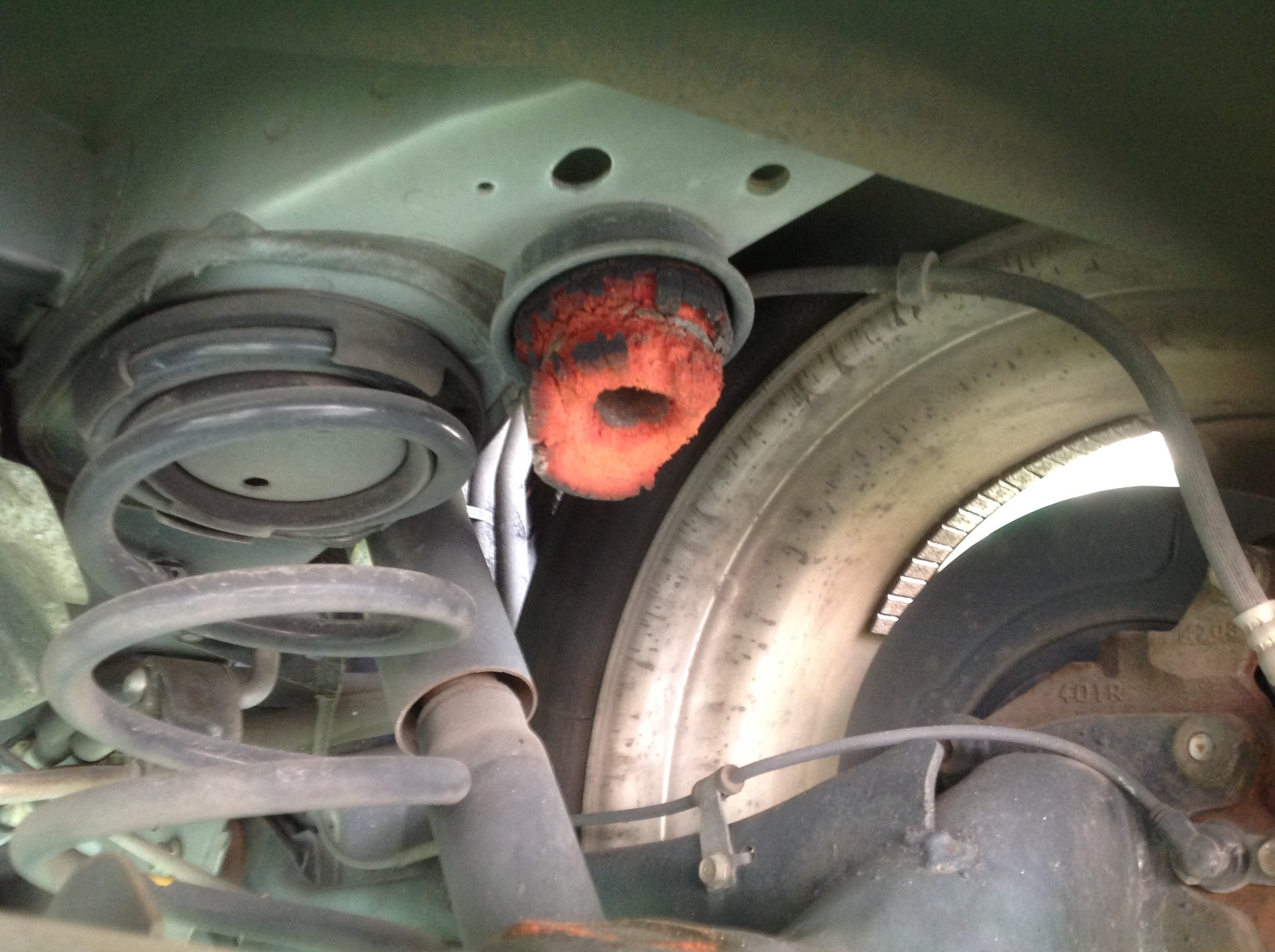 MPV バンプラバー交換 | 店舗おススメ情報 | タイヤ館 稲城（東京都）