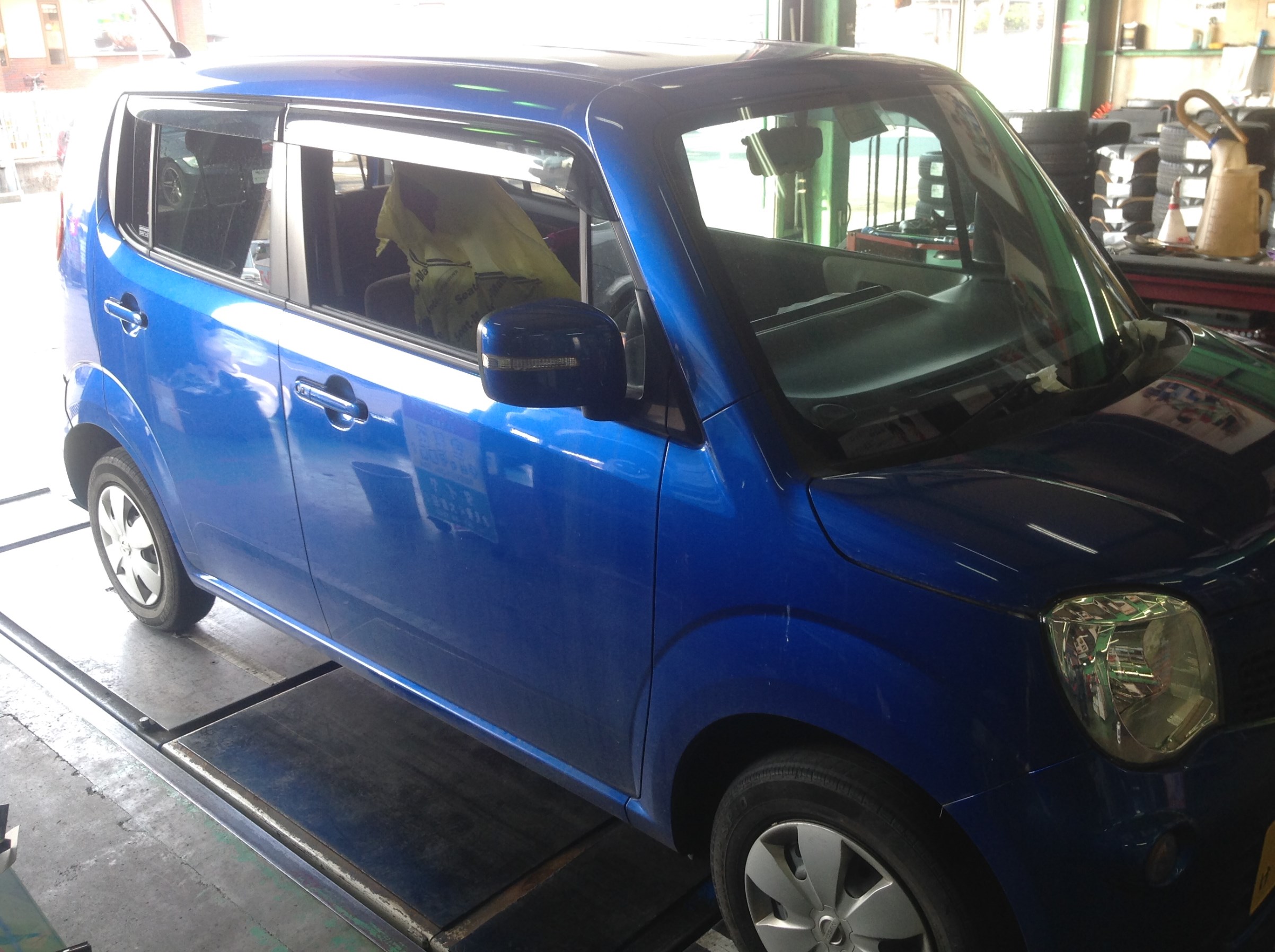 タイヤ劣化のヒビからのエア漏れ 日産 タイヤ タイヤ ホイール関連 タイヤ ホイール交換 技術サービスブログ タイヤ館 鎌ヶ谷 千葉県のタイヤ カー用品ショップ タイヤからはじまる トータルカーメンテナンス タイヤ館グループ