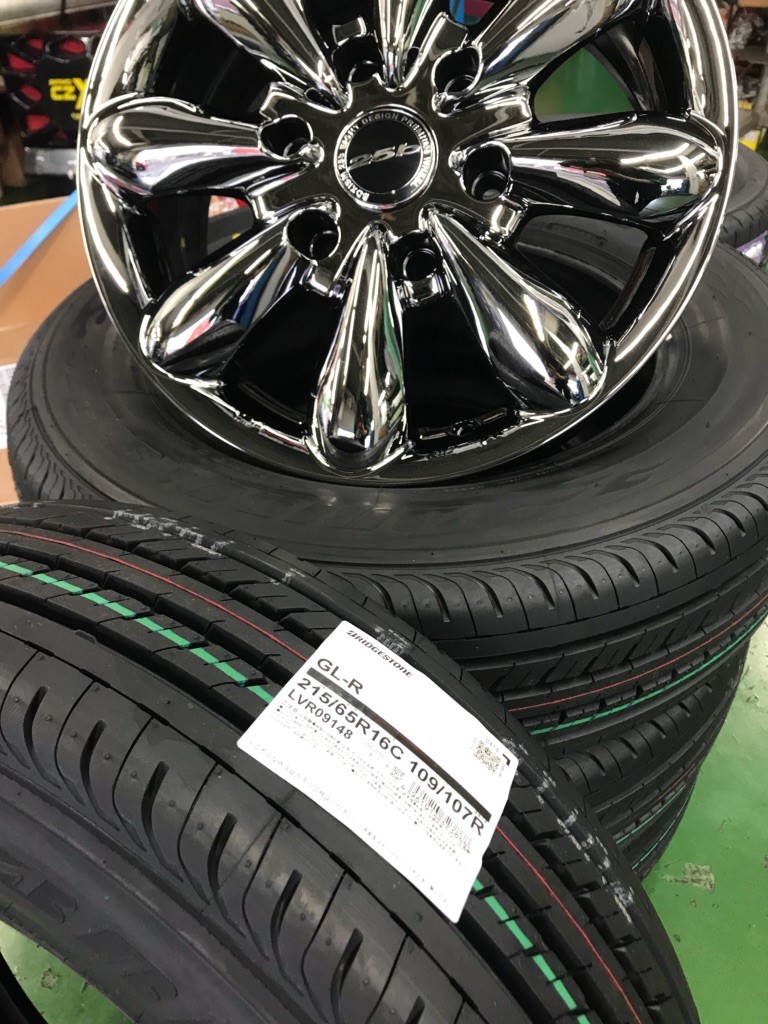 200系ハイエース ボクシースタイル EIGHT DESIGN PREMIUM WHLLL 25b
