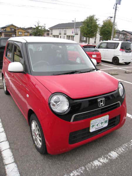 ｎ ｏｎｅ 赤 スタッドレス ホイールセット取付 作業紹介 タイヤ館 金沢西 石川県 福井県のタイヤ カー用品ショップ タイヤからはじまる トータルカーメンテナンス タイヤ館グループ