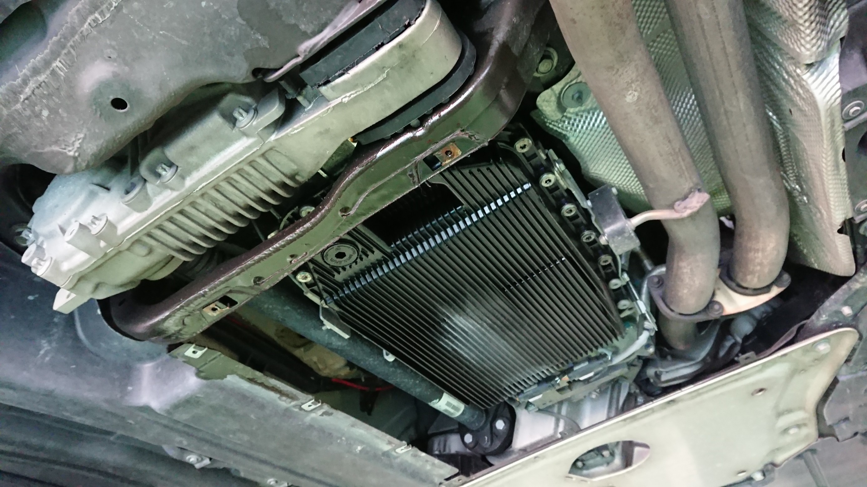 BMW X5 E70の ATF交換しました♪♪ (#^ー°)v | BMW X5 メンテナンス商品 オイル関連 > ATF交換 |  技術サービス施工事例 | タイヤ館 福岡東 | タイヤからはじまる、トータルカーメンテナンス タイヤ館グループ