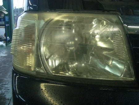 ヘッドライト磨き 作業事例 タイヤ館 四街道 千葉県のタイヤ カー用品ショップ タイヤからはじまる トータルカーメンテナンス タイヤ館グループ