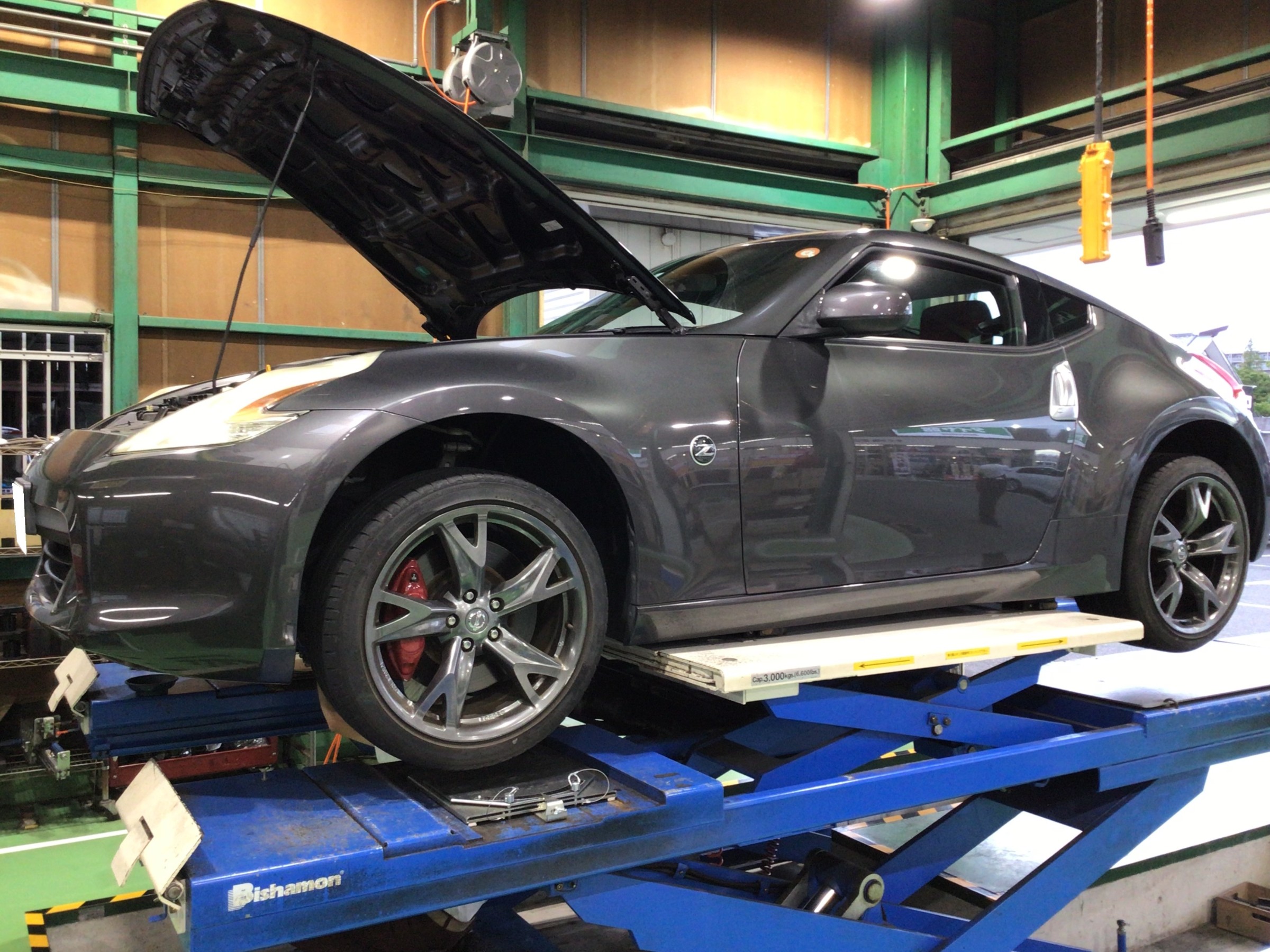 ニッサン Z34」タイヤ交換＆アライメント作業【 POTENZA RE004 245