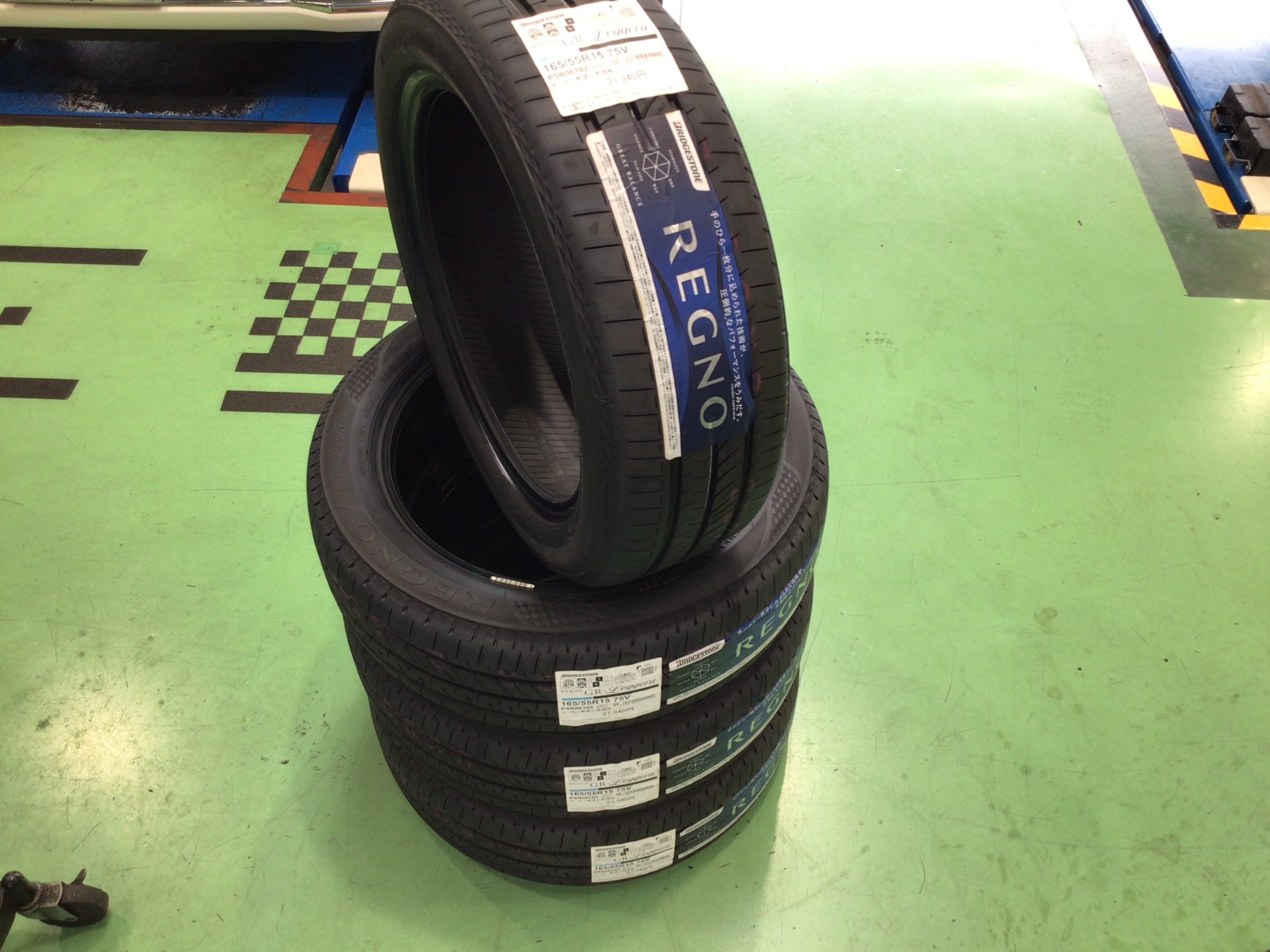 ダイハツ タントカスタム」タイヤ交換【 REGNO GR-Leggera 165/55R15