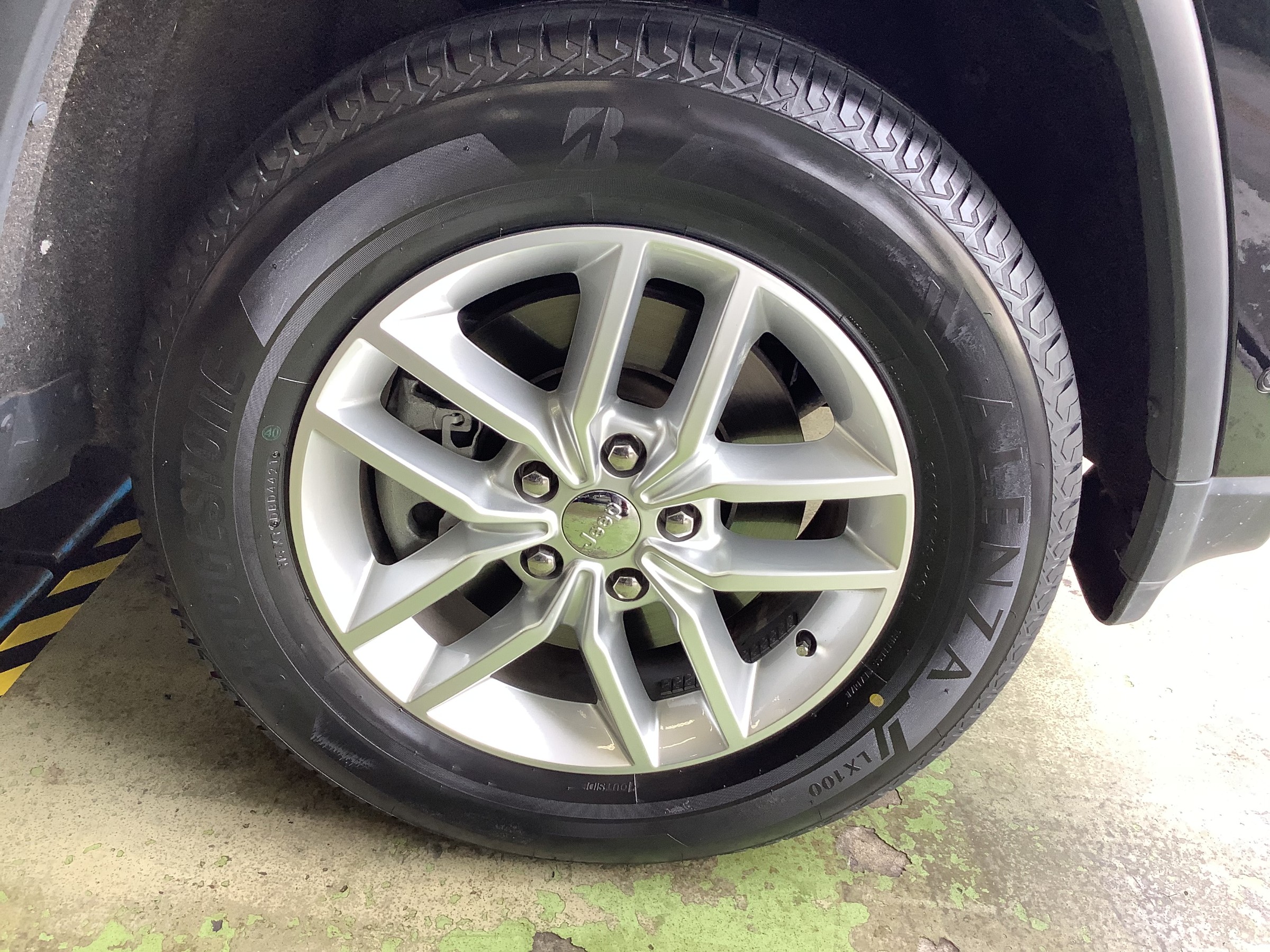 JEEP グランドチェロキー タイヤ交換＆アライメント調整 店舗おススメ情報 タイヤ館 パドック246